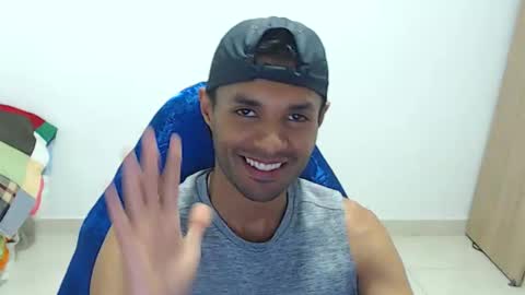 Max online show from February 19, 6:37 pm