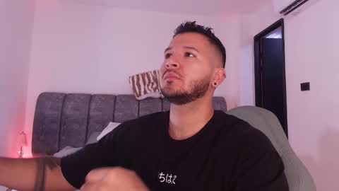 MIKEE online show from February 3, 3:04 am