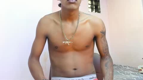 mr_stiven_ online show from December 24, 2:43 am