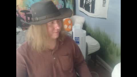 mr_strawberry online show from April 16, 5:24 pm