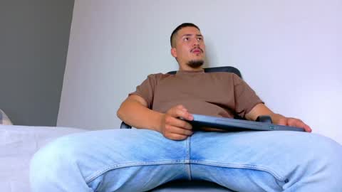 Mr Fox online show from April 10, 7:54 pm