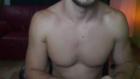 Snapshot of mrgreeneyes01 chatting on September 13, 6:47 am juan luis online show from September 13, 6:47 am
