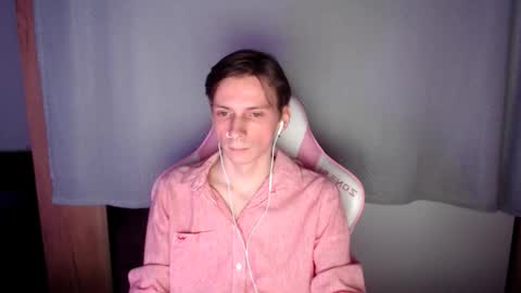 Shy Boy  online show from November 27, 8:12 pm