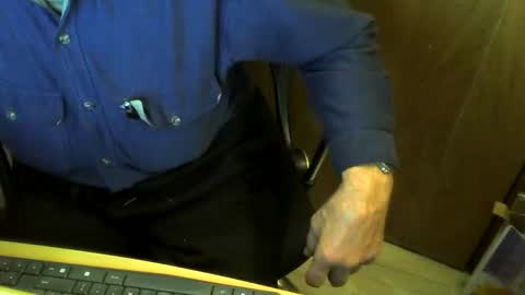 Snapshot of muller520 chatting on October 21, 6:11 pm muller520 online show from October 21, 6:11 pm