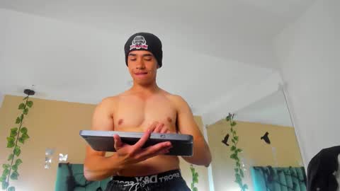 muscle scott online show from October 9, 12:32 pm