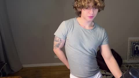 Snapshot of namiraaxel chatting on October 24, 7:59 pm Georges online show from October 24, 7:59 pm