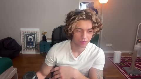 Snapshot of namiraaxel chatting on January 17, 7:42 pm Georges online show from January 17, 7:42 pm