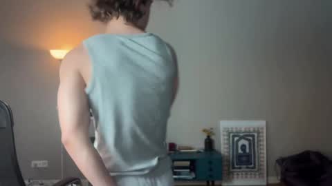 Snapshot of namiraaxel chatting on February 8, 6:22 am Georges online show from February 8, 6:22 am