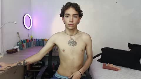 naughty_thompson1 online show from March 19, 2:59 am