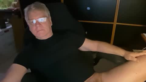 naughtydaddyla online show from November 19, 4:01 am