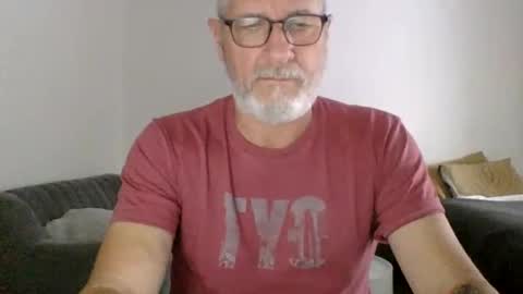 neckdown12 online show from February 20, 9:05 pm