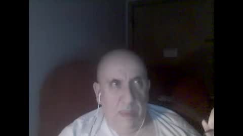 Snapshot of needlesslove chatting on January 27, 2:31 am Tom online show from January 27, 2:31 am