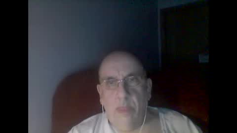 Snapshot of needlesslove chatting on December 16, 2:57 am Tom online show from December 16, 2:57 am