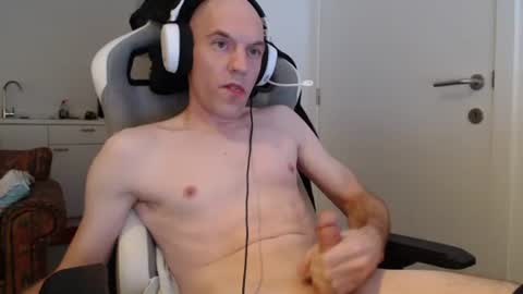 needyoujust online show from December 28, 1:50 am