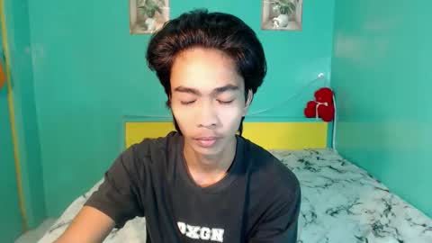 neil_asian69 online show from April 24, 11:29 pm
