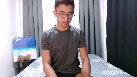 Snapshot of new_jersey_jay chatting on October 22, 8:45 pm new_jersey_jay online show from October 22, 8:45 pm