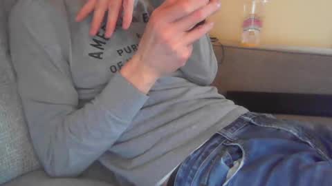 Snapshot of niceguyandrew chatting on March 9, 7:48 pm Andrew online show from March 9, 7:48 pm