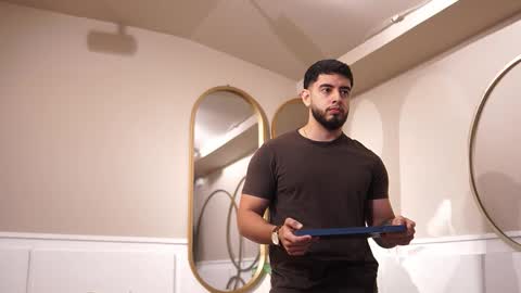 Jhohan online show from November 22, 1:43 pm