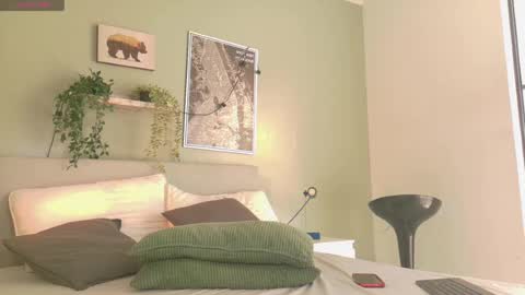 Snapshot of nickifox__ chatting on October 23, 8:34 pm NICKI FOX online show from October 23, 8:34 pm