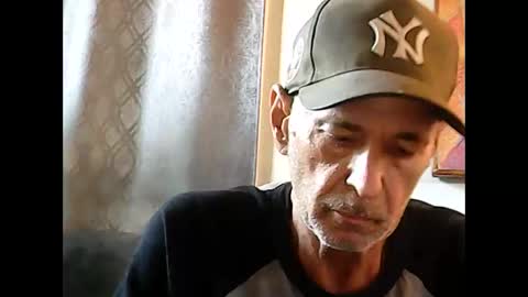 nickincali online show from December 14, 7:10 pm