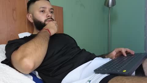 Nicolas              online show from February 11, 10:04 pm