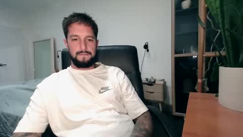 Nick maxx online show from October 31, 9:23 am