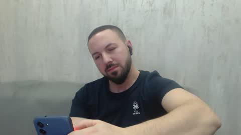 Julian online show from December 4, 1:23 am