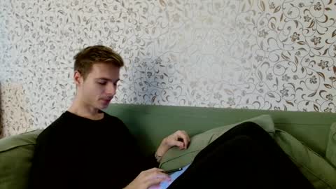 Nick online show from December 12, 9:30 am