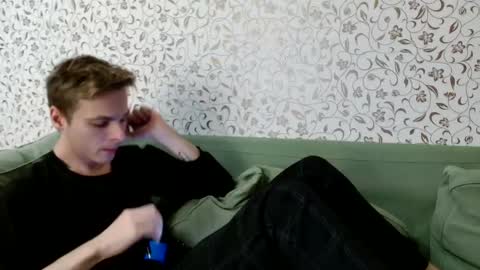 Nick online show from December 12, 7:37 pm