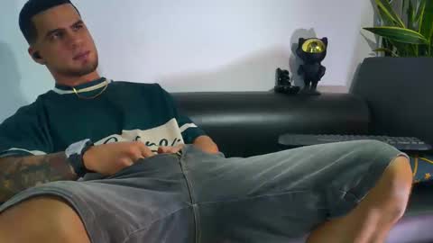 Nicolas online show from November 11, 8:03 pm