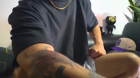 Nicolas online show from December 3, 3:01 am