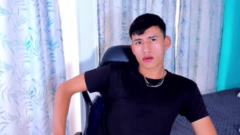 nicolastorres__ online show from February 11, 9:20 pm