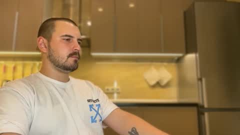 Snapshot of nikbusiness chatting on September 18, 4:31 pm Nick online show from September 18, 4:31 pm