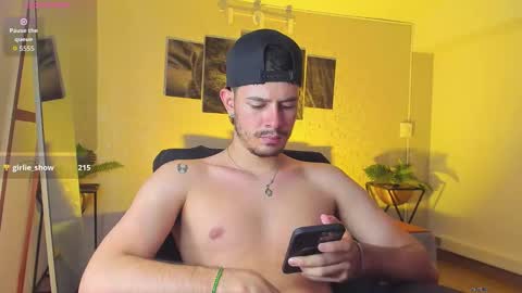 Nils online show from February 3, 2:53 am