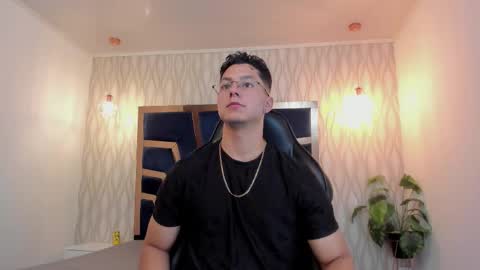 Noah online show from March 21, 5:17 pm