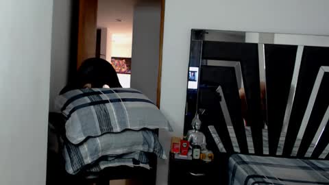 Noah Harris01 online show from February 15, 1:05 pm