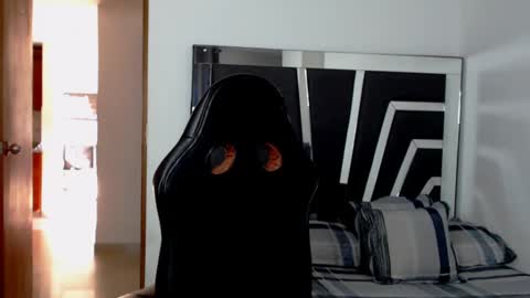 Noah Harris01 online show from December 4, 1:42 pm