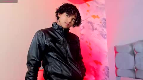 noah_smith04 online show from January 15, 2:20 pm