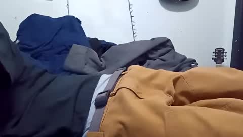 Noah Wesley online show from December 8, 1:46 am