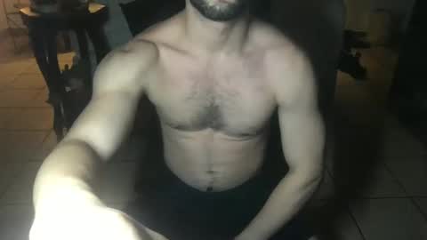 Snapshot of nobudget06 chatting on January 20, 1:39 am nobudget06 online show from January 20, 1:39 am