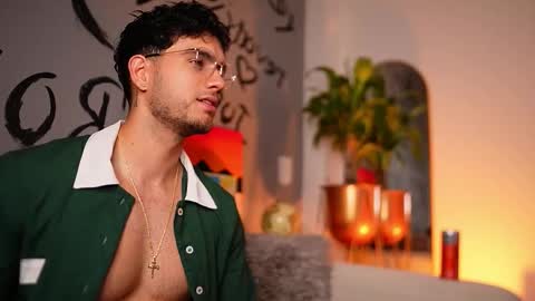 kevin online show from November 10, 9:20 pm