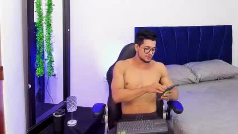 Im Nolan  online show from November 22, 2:38 pm