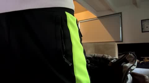 notsmallnotbigg online show from February 1, 10:59 am