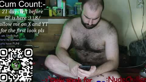 Snapshot of nudechiller chatting on January 1, 10:00 am Vinz... online show from January 1, 10:00 am