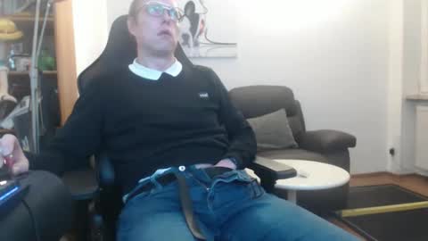 nursefan online show from January 6, 7:18 pm