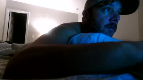 nuttincowboy727272 online show from February 17, 2:43 am