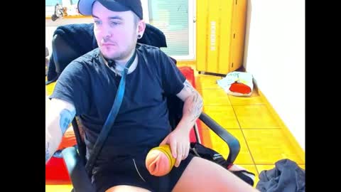 Snapshot of ohihoe92 chatting on January 12, 3:57 pm Chris online show from January 12, 3:57 pm