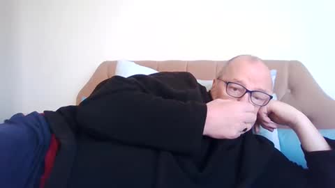 old_fkr online show from February 2, 10:24 am