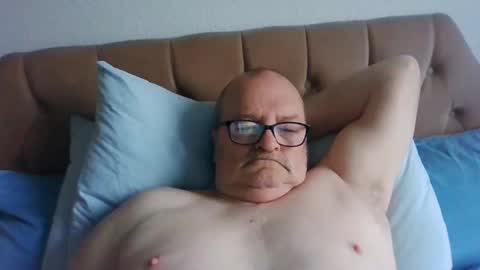 old_fkr online show from February 8, 9:13 am