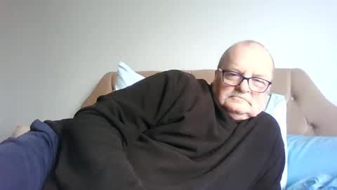 old_fkr online show from February 13, 11:39 am